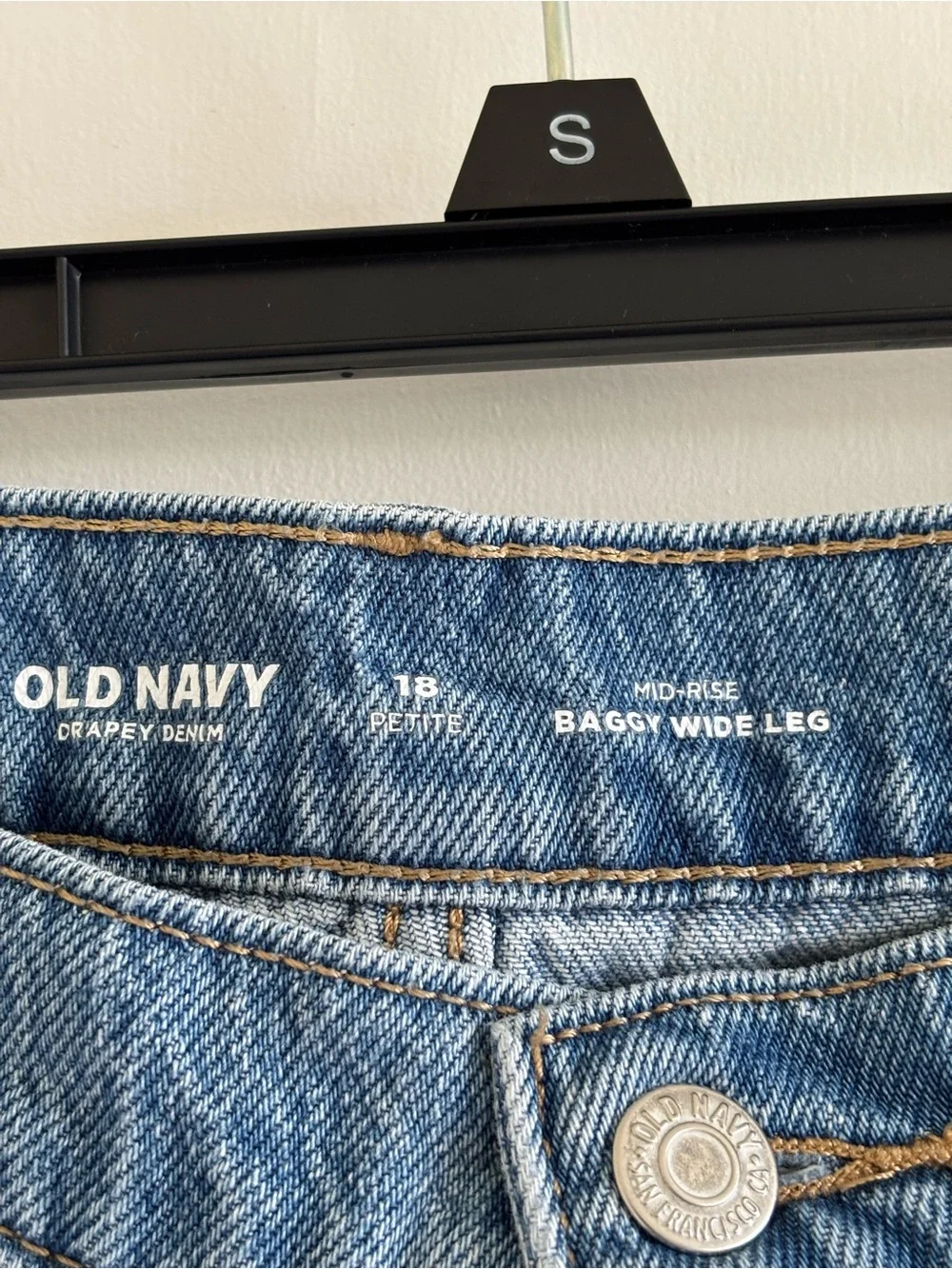 Old Navy mid rise baggy wide leg jeans - Picture 4 of 4